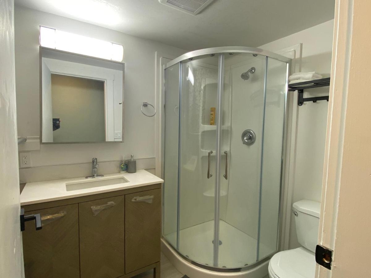 Hudson Homes Bnb Saanich Eksteriør billede
